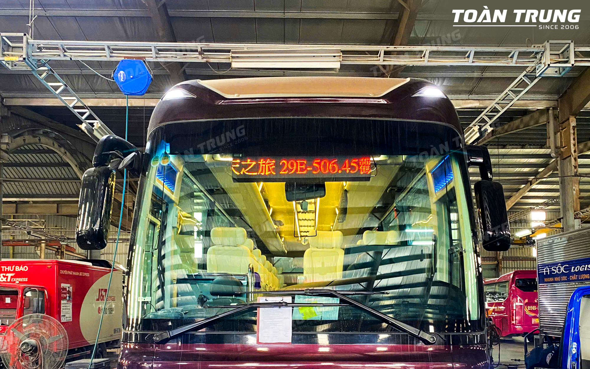 Bảng LED điện tử trên xe buýt