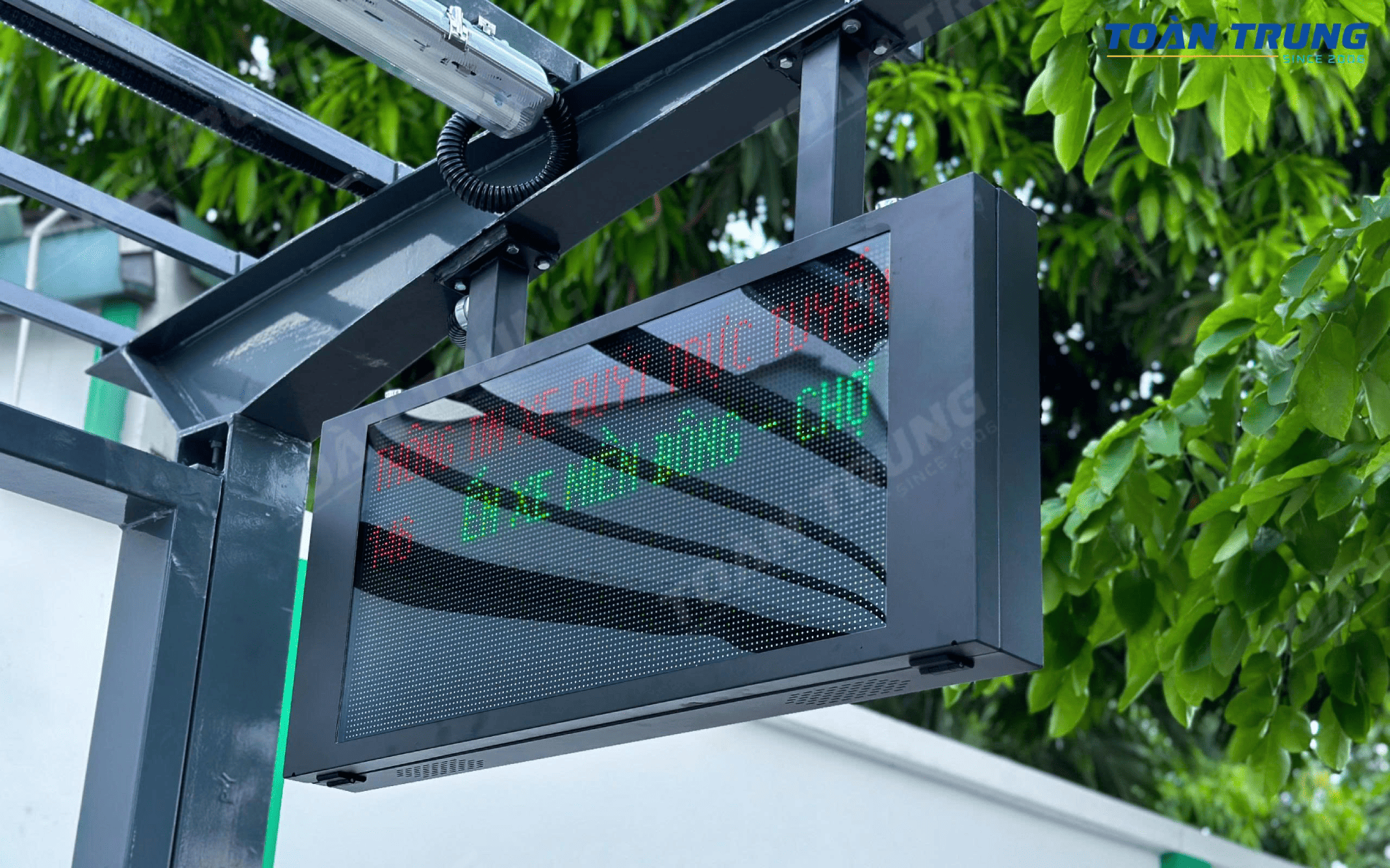 bảng led nhà chờ xe buýt