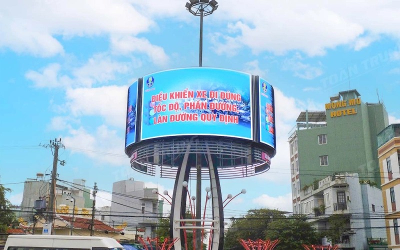 Outdoor LED Screen