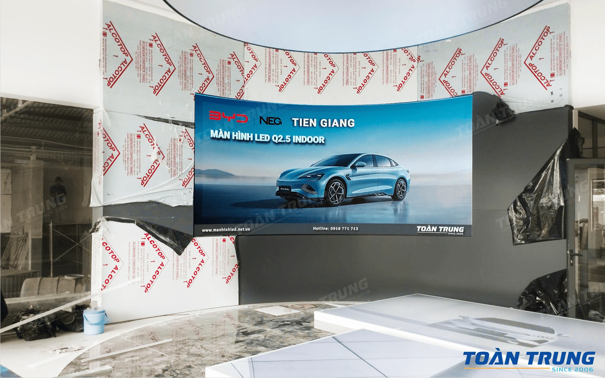 Hoàn thành dự án lắp đặt màn hình LED outdoor tại Trường Đại Học Luật TP.HCM