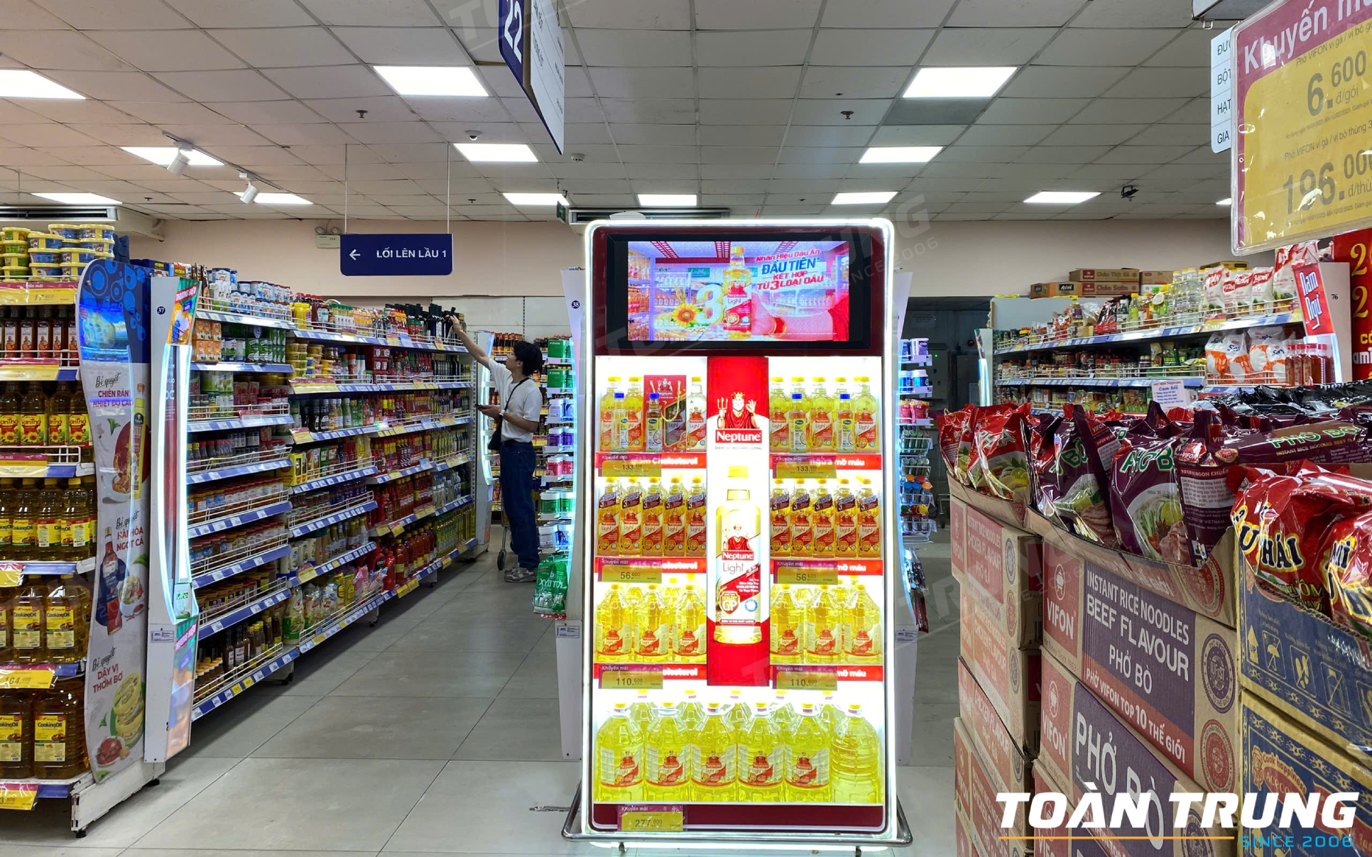 Màn hình LED Kệ hàng trong siêu thị 