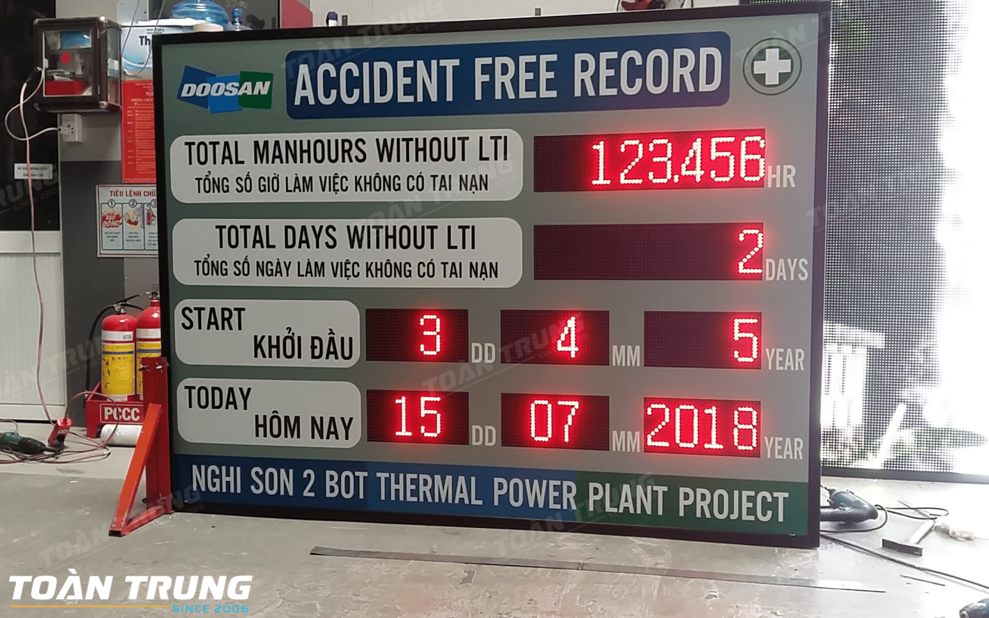 Bảng LED an toàn lao động Doosan
