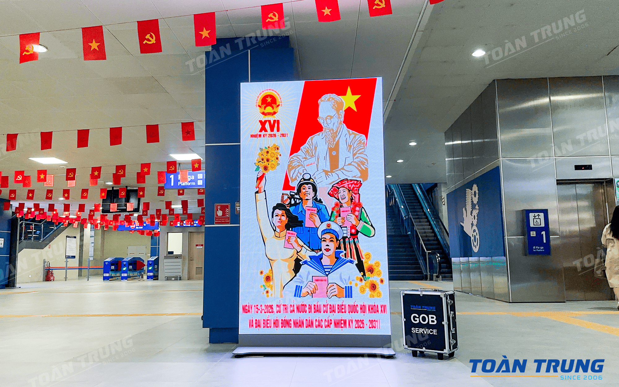 Hệ thống 32 Standee LED P2 GOB tại Ga Metro Hà Nội