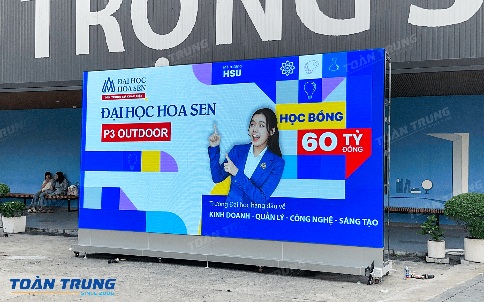 Triển khai hệ thống màn hình LED Outdoor tại Đại học Hoa Sen