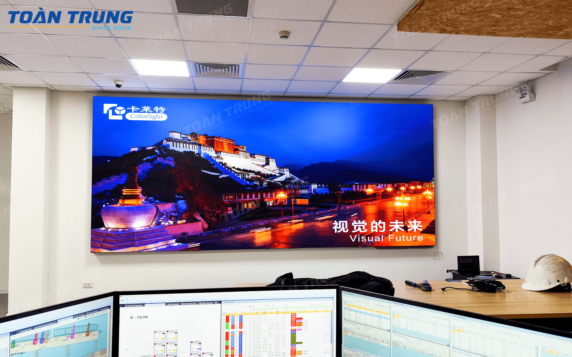 man-hinh-led-p1-8-trong-nha